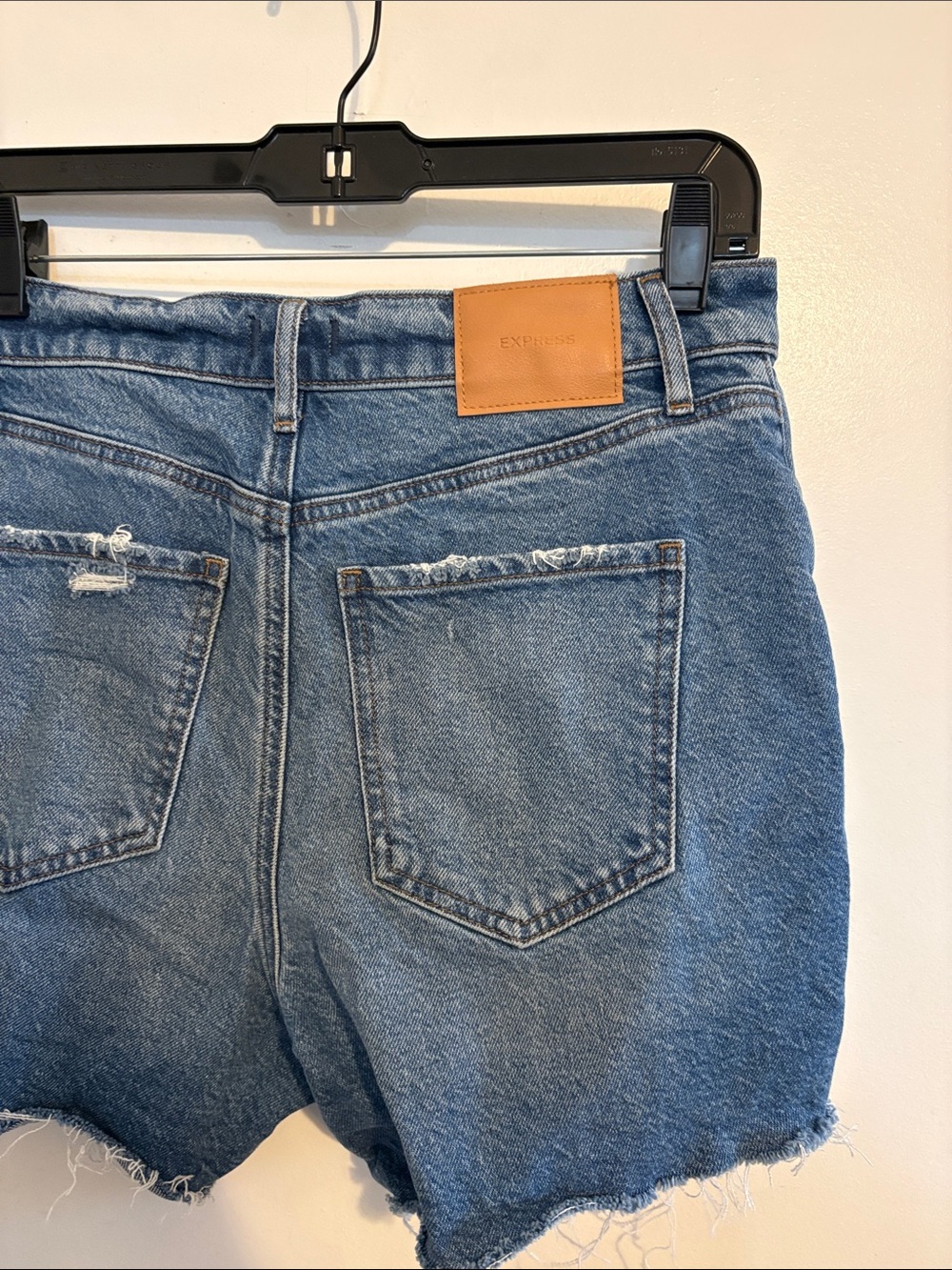 Express Mid Rise 4” Inseam Button Fly Denim Shorts 8 - Picture 6 of 9
